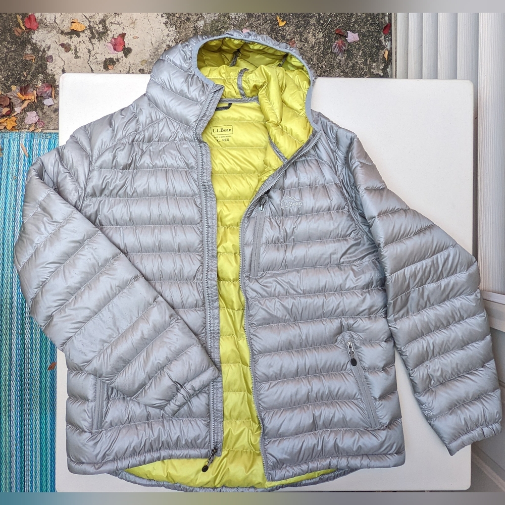 LL Bean Mens Ultralight 850 Down Hooded Jacket